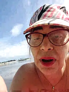 Love_Tina_Forever webcam