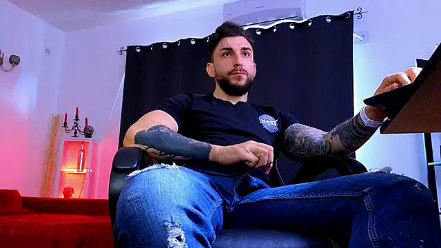 MightyAaron66 live cam