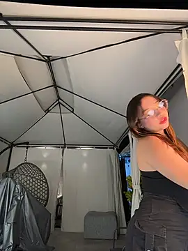 AliciaWhite_nt webcam