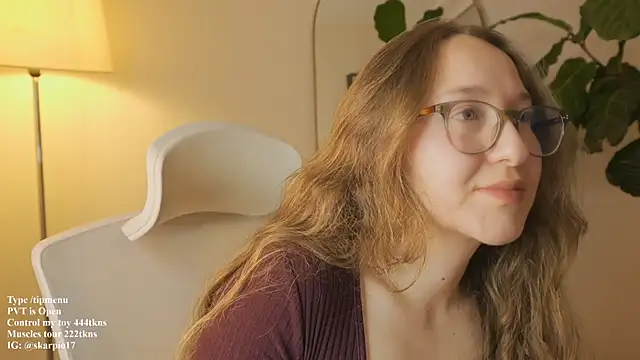 Scarlett_NoirMuse webcam