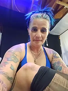 sweetsugar22678 (G milf) - Take off top