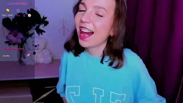 KindHazelHere_ webcam