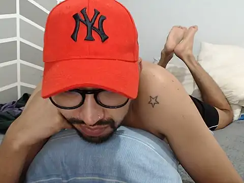 thomass1018 webcam
