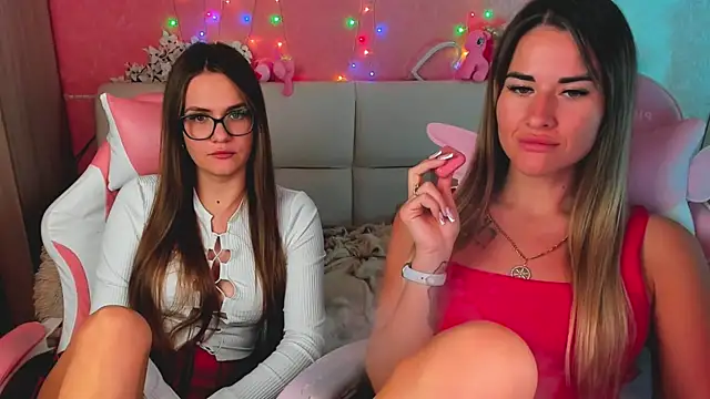 hotty_girls_here webcam