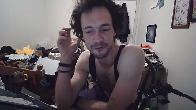 JohnnyMoves webcam