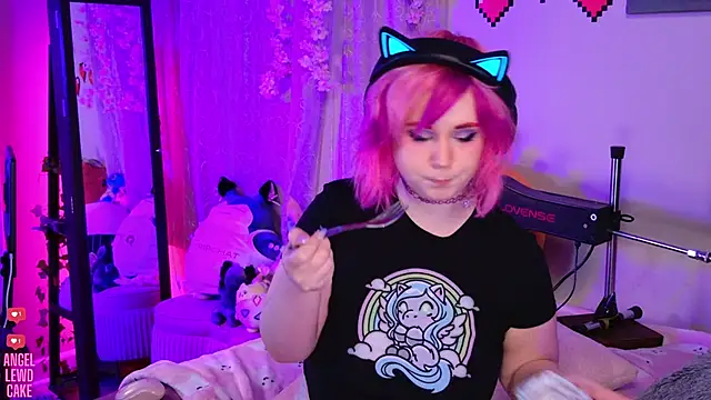 Angel-Lewd-Cake