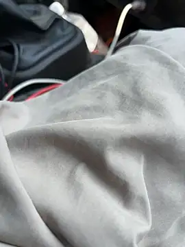 xiaoxiaoaini520 (G young) - 欠操的骚逼，欢迎哥哥们骚扰