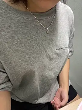 Ellie18 webcam