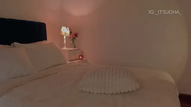 Lovinggirl_ webcam