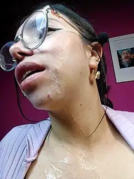 valentina_swallow webcam