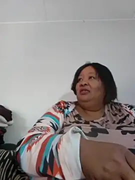 nancy111 (F milf) - Make me squit and cum on my toy