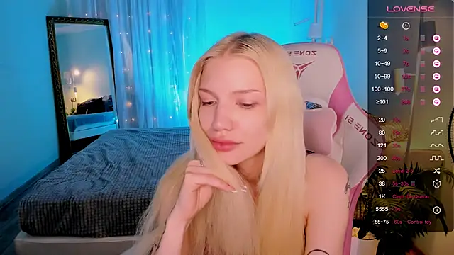 AnyaTaylor_ webcam
