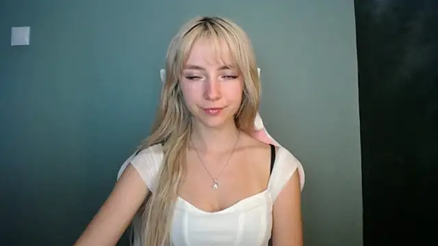 LuciaYoung webcam