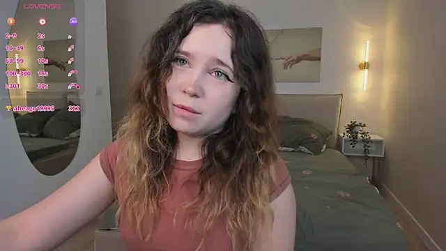 Lina_Glow webcam