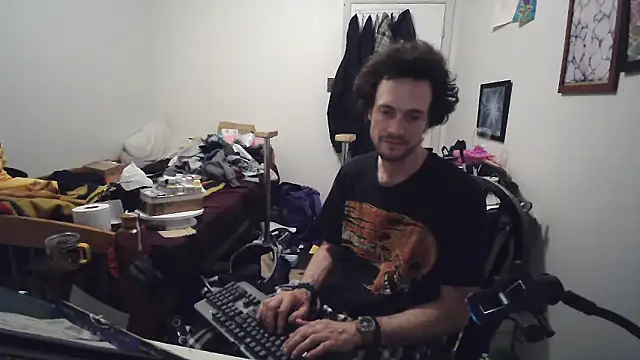 JohnnyMoves webcam