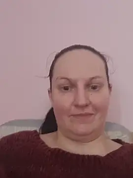 BustyLadyAlma webcam