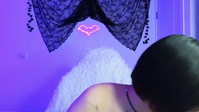 LilithMadden webcam