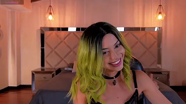 KayraLanne webcam
