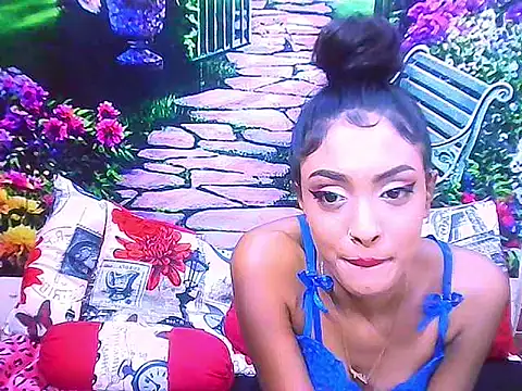 IndianPretty14u2Luv webcam