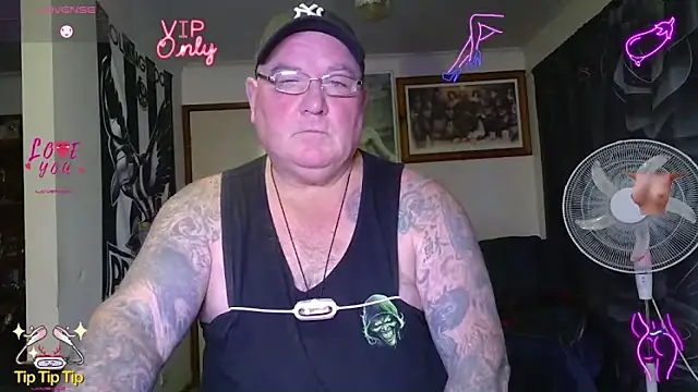 KINKYBLUEYES69 webcam