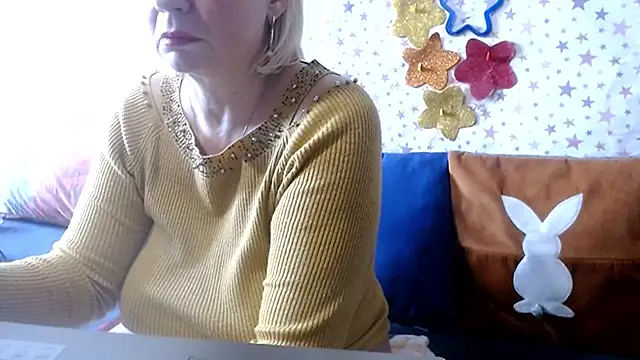 QueenLana webcam