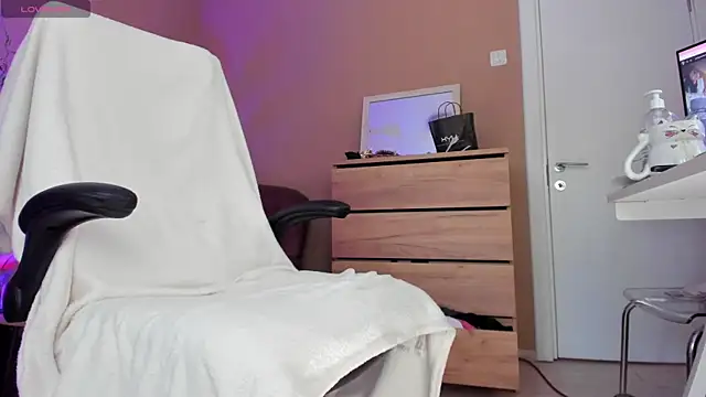 KaylaLaine webcam