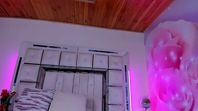 emili_clark webcam