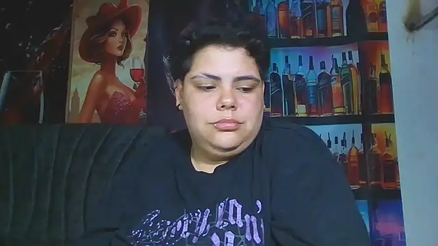 Hailey_Curvy webcam