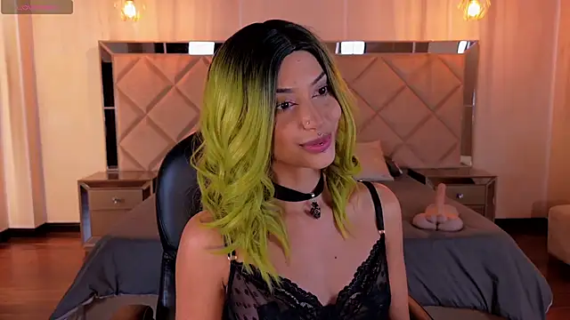 KayraLanne webcam