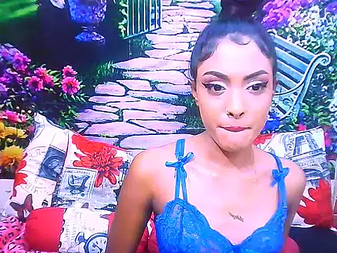 IndianPretty14u2Luv webcam