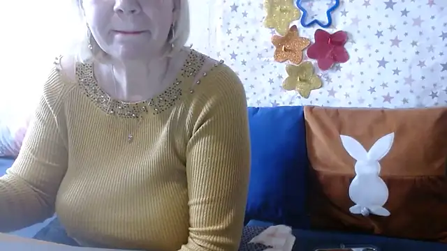 QueenLana webcam
