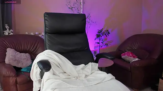 KaylaLaine webcam