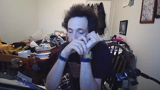 JohnnyMoves webcam