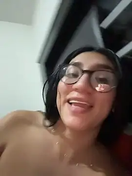 sexyedith09 (F young) - Sentarse en el celular desnuda👅