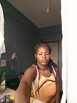 TrishaKalid webcam