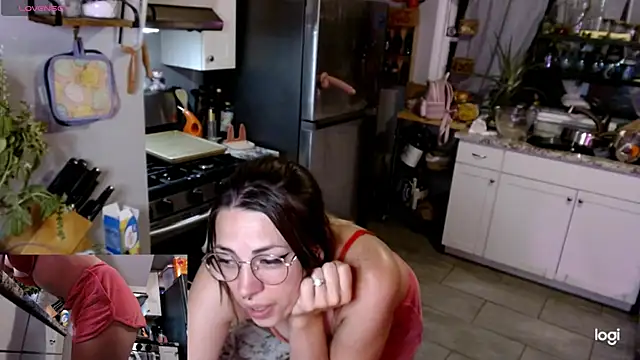 KierBearKisses webcam