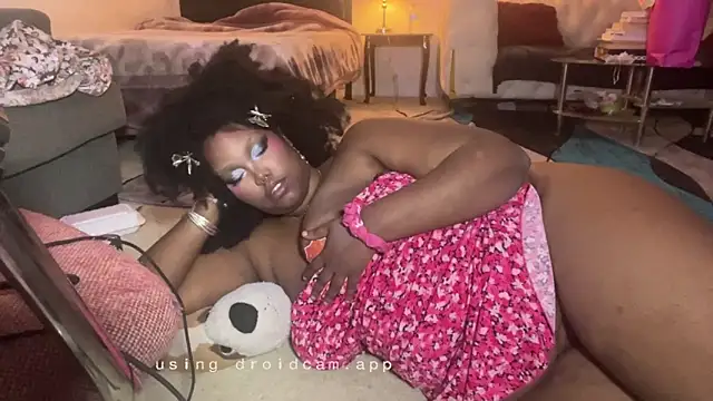 juicy_janet webcam