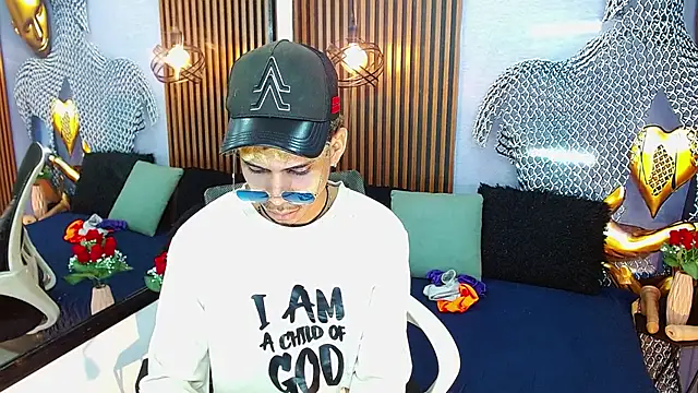 Skinny_cute_Alyer webcam