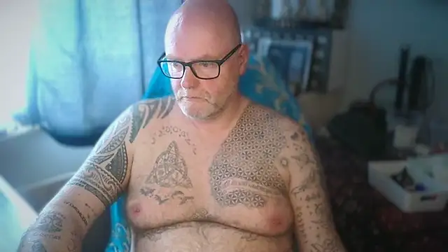 Tattooed_Dilf_01 webcam