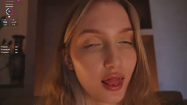 YvetteMilbrett live sex cam