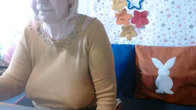 QueenLana webcam