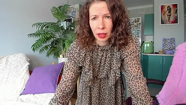 christinaglory - ChristinaGlory's free webcam - UK Sex Cams
