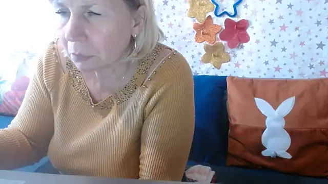 QueenLana webcam