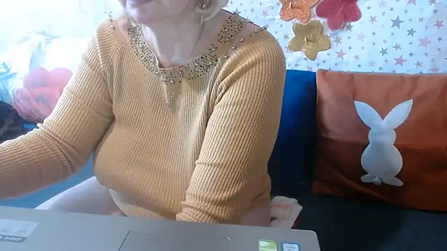 QueenLana webcam