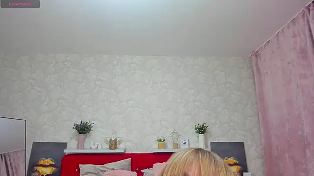KattyPeachX webcam