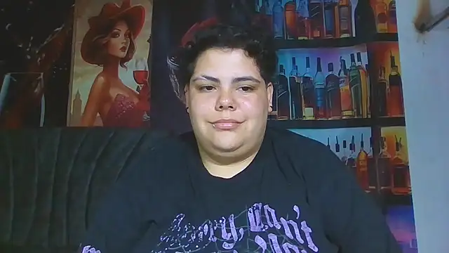 Hailey_Curvy webcam