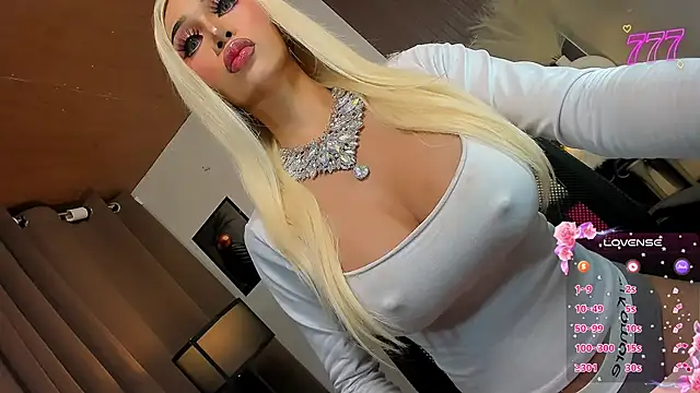 Tarah_Lewis webcam