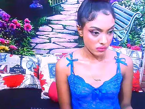 IndianPretty14u2Luv webcam