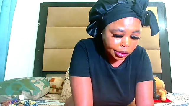 SpicyKittyxxx webcam