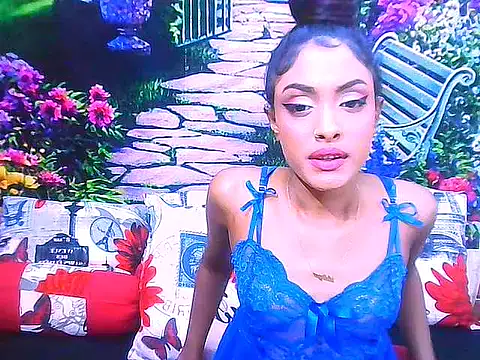 IndianPretty14u2Luv webcam